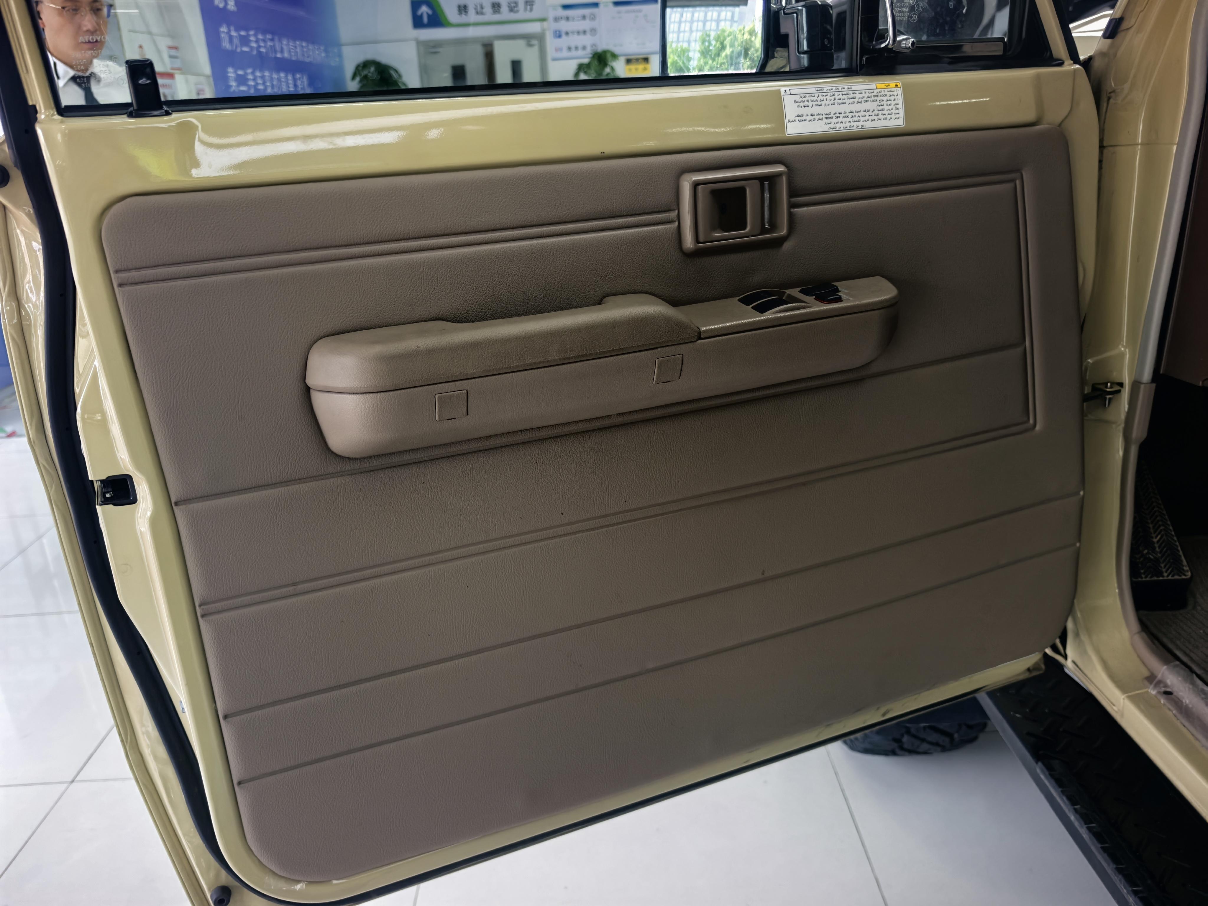 Toyota 兰德酷路泽皮卡 2024 thumb 6