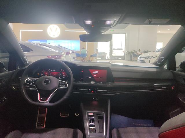 Volkswagen Golf GTI 2021 thumb 3