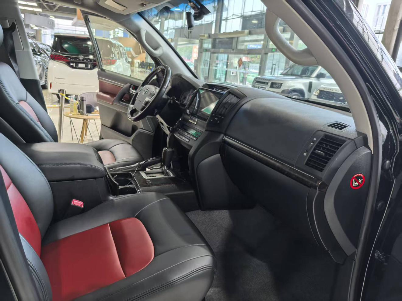Toyota Land Cruiser 2015 thumb 10
