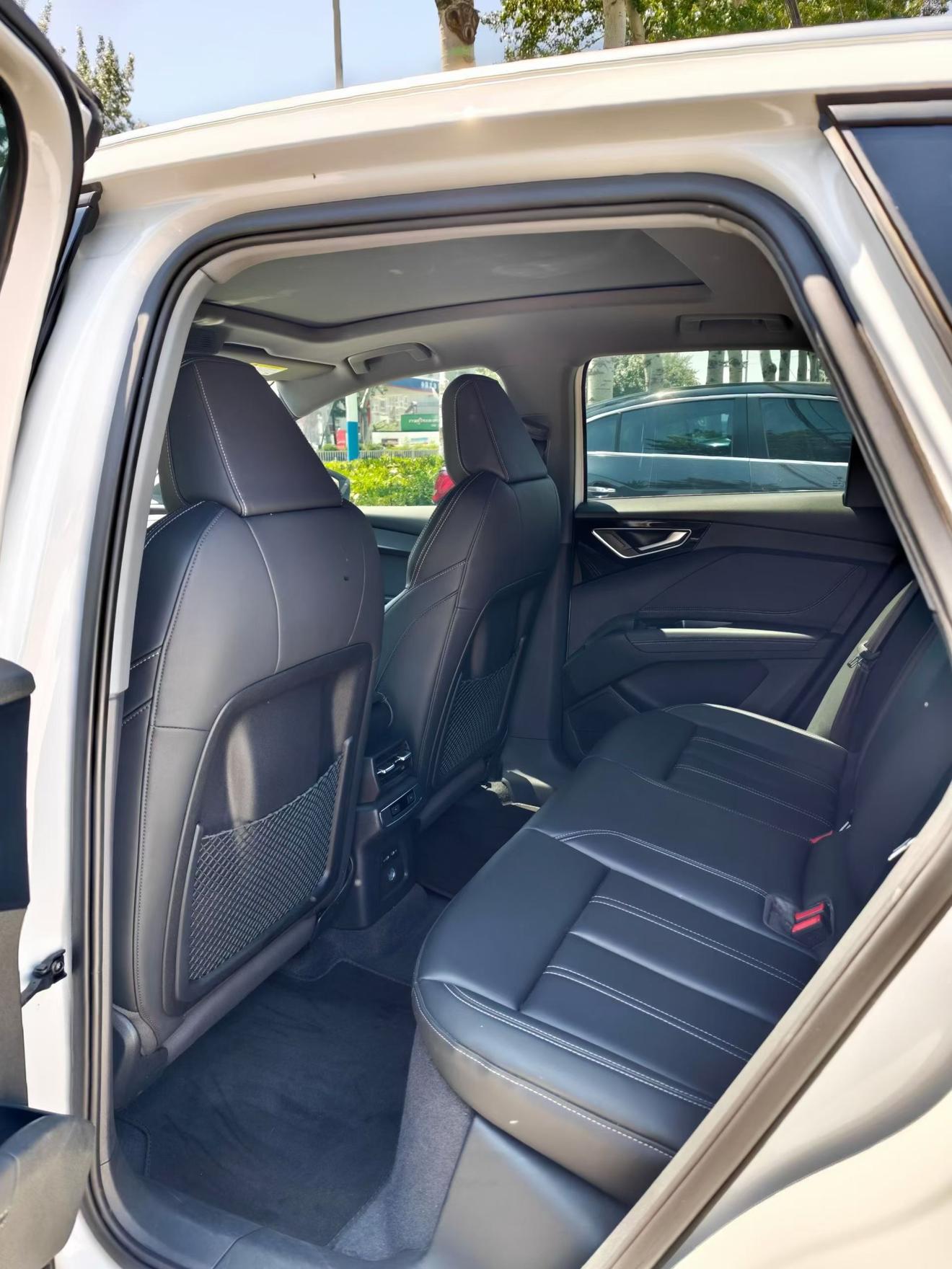 Audi Q4 e-tron 2024 thumb 8