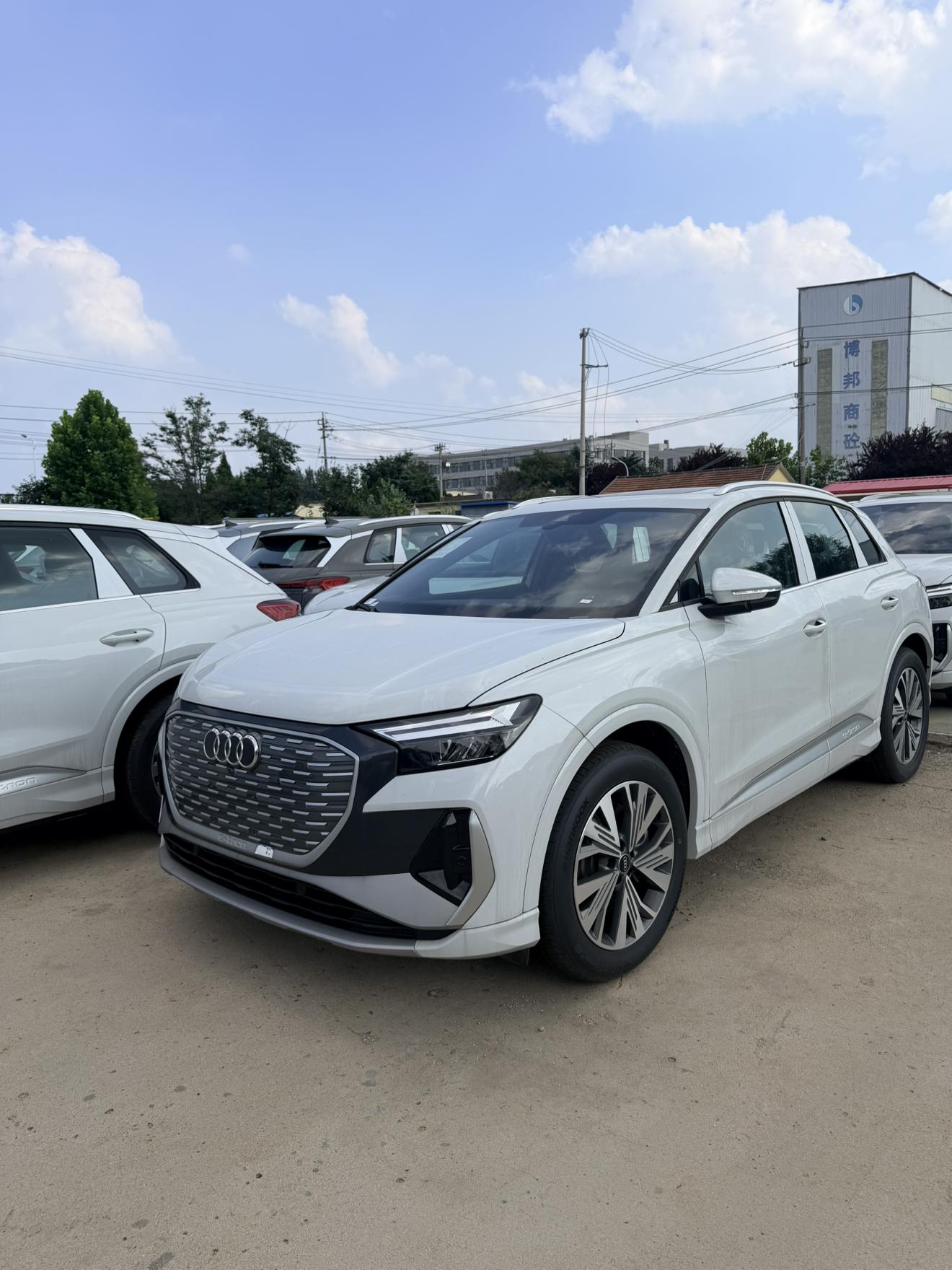 Audi Q4 e-tron 2024 thumb 9