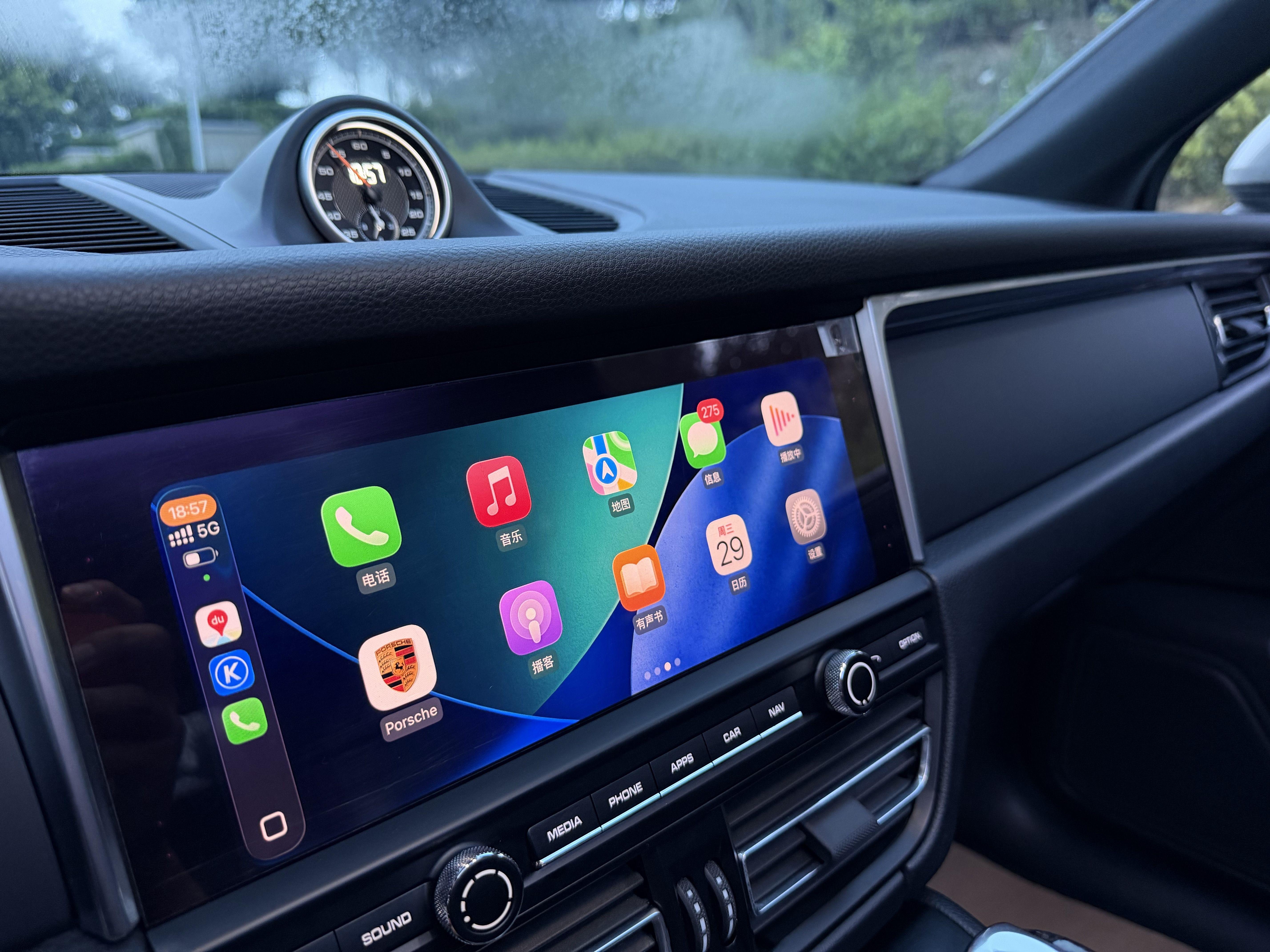 Porsche Macan 2018 thumb 3