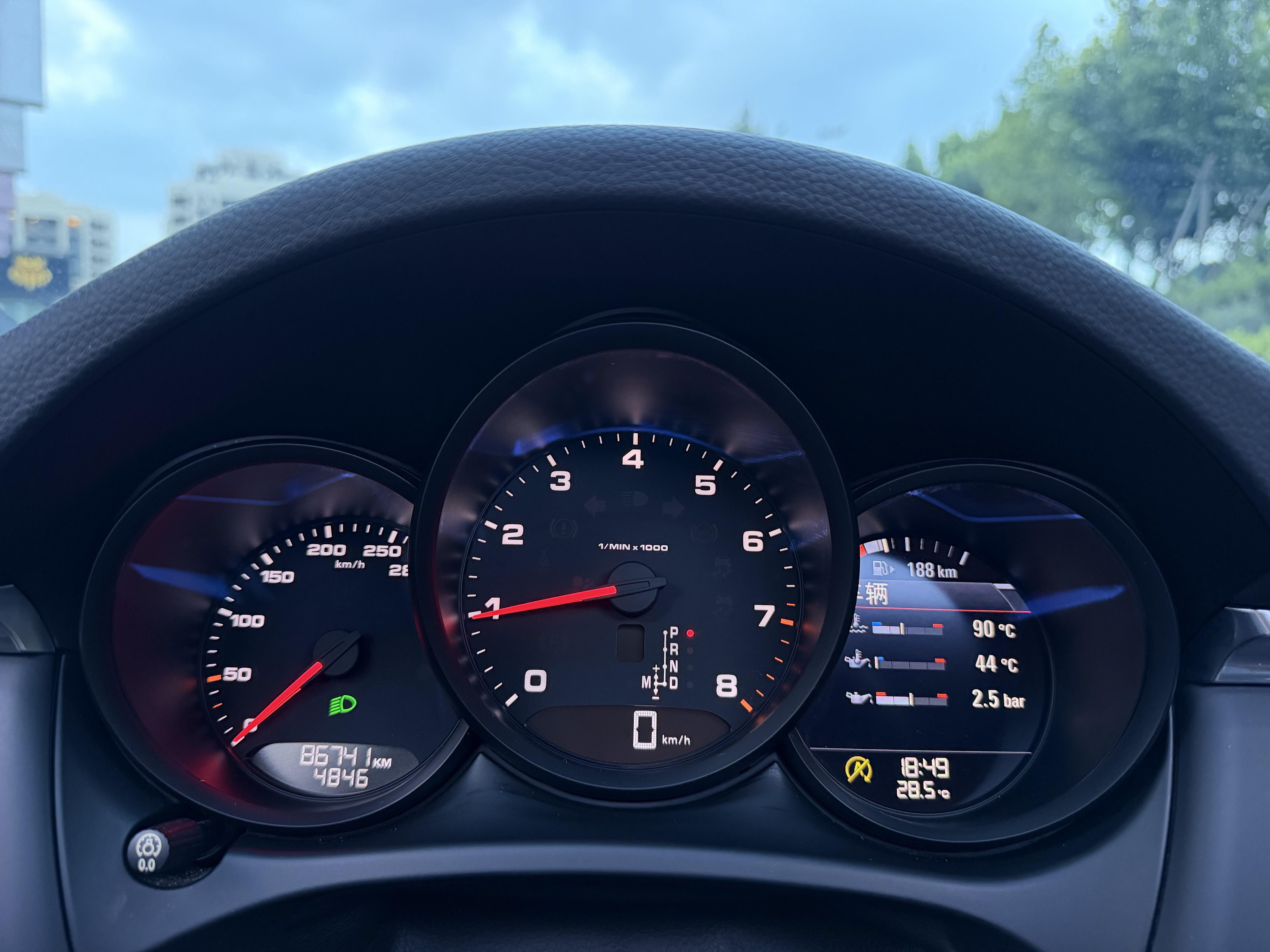 Porsche Macan 2018 thumb 6