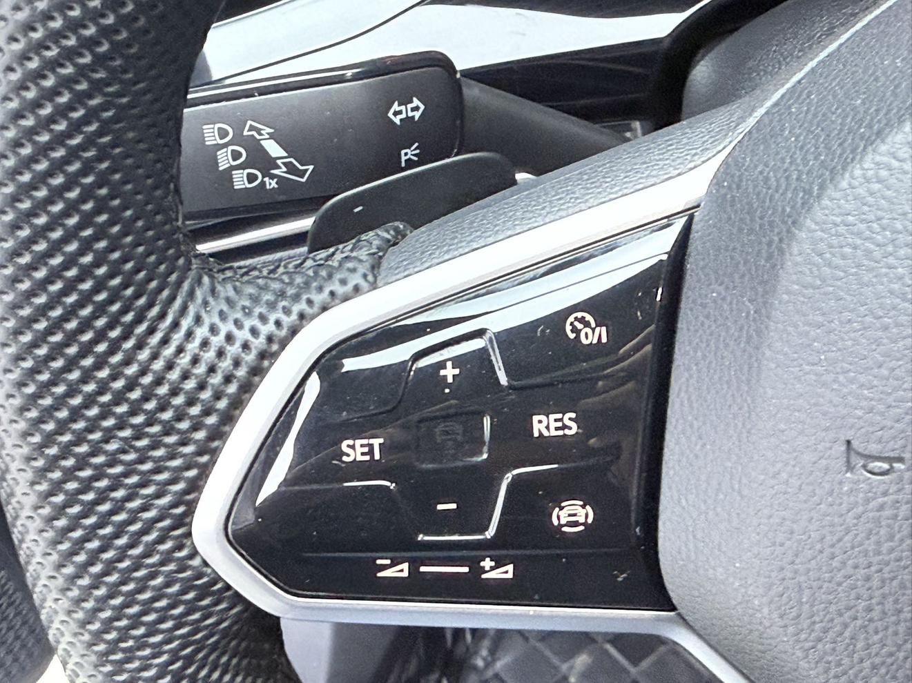 Volkswagen Golf Sportsvan 2023 thumb 8