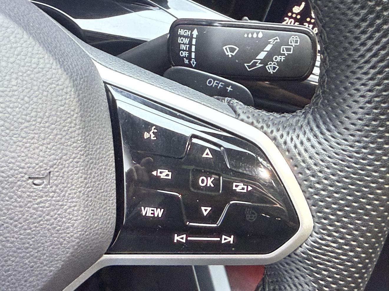Volkswagen Golf Sportsvan 2023 thumb 9