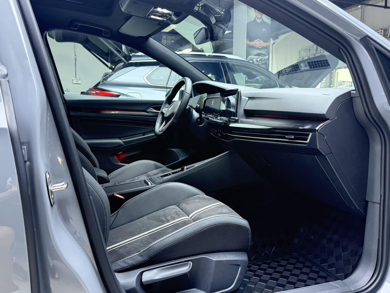 Volkswagen Golf Sportsvan 2023 thumb 11