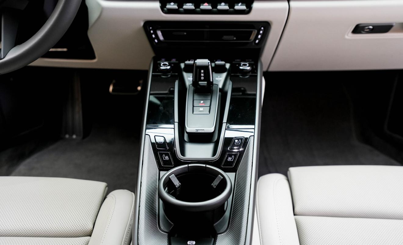 Porsche 911 2023 thumb 8