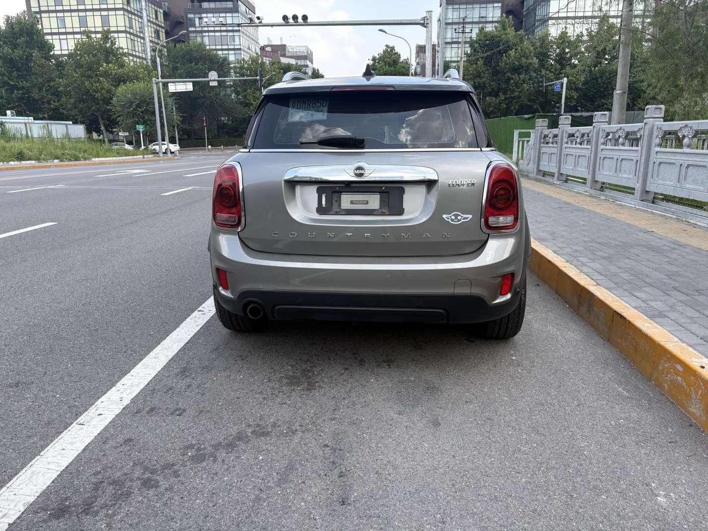 Mini Countryman 2017 thumb 10