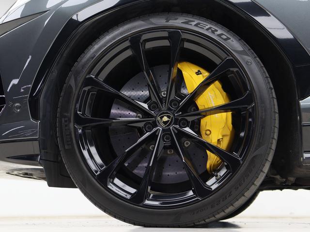 Lamborghini Urus 2018 thumb 9