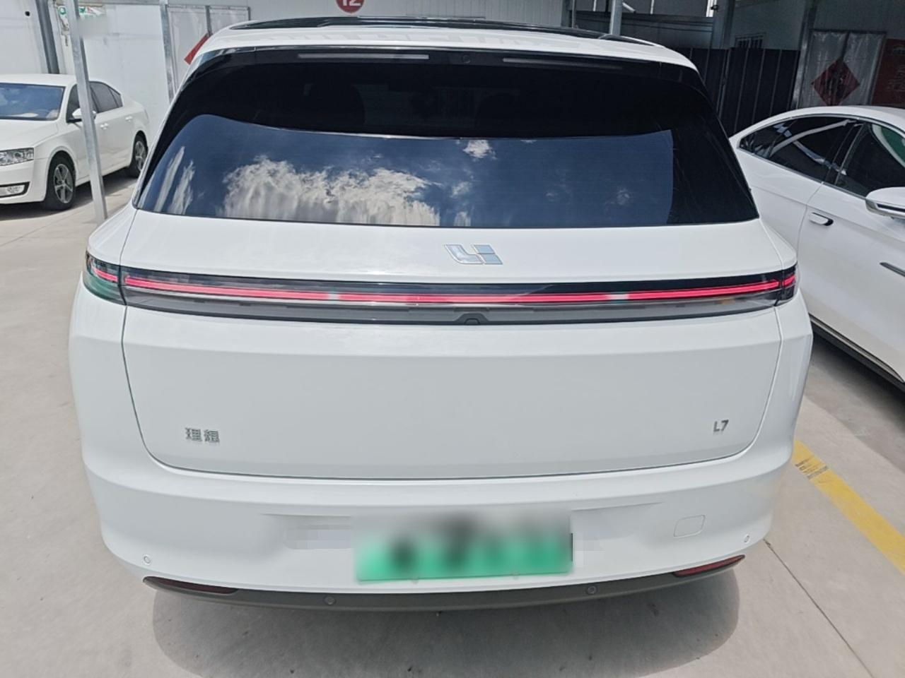 Lixiang (Li Auto) L7 2023 thumb 2