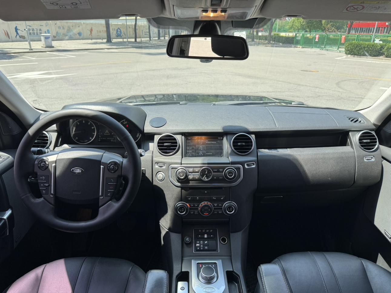 Land Rover Discovery 2015 thumb 12