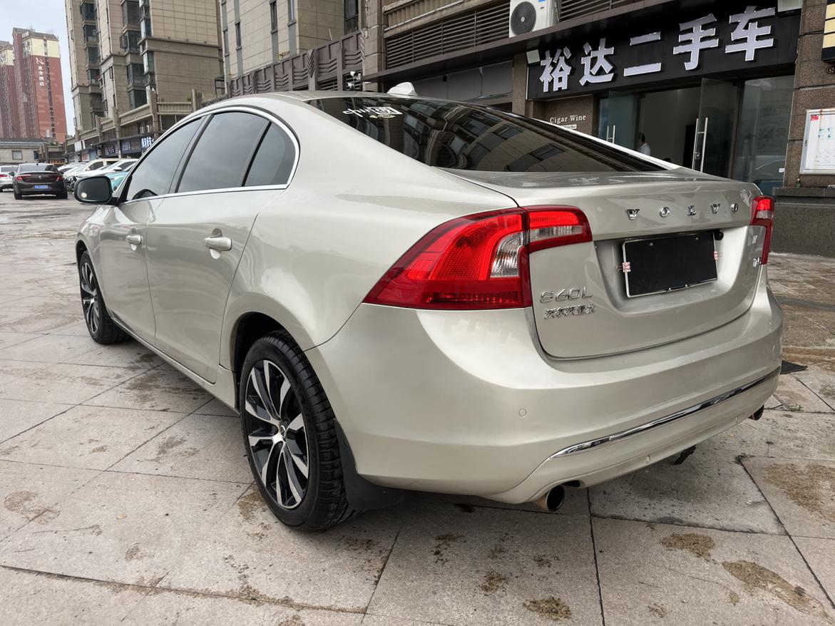 Volvo S60 2019 thumb 2