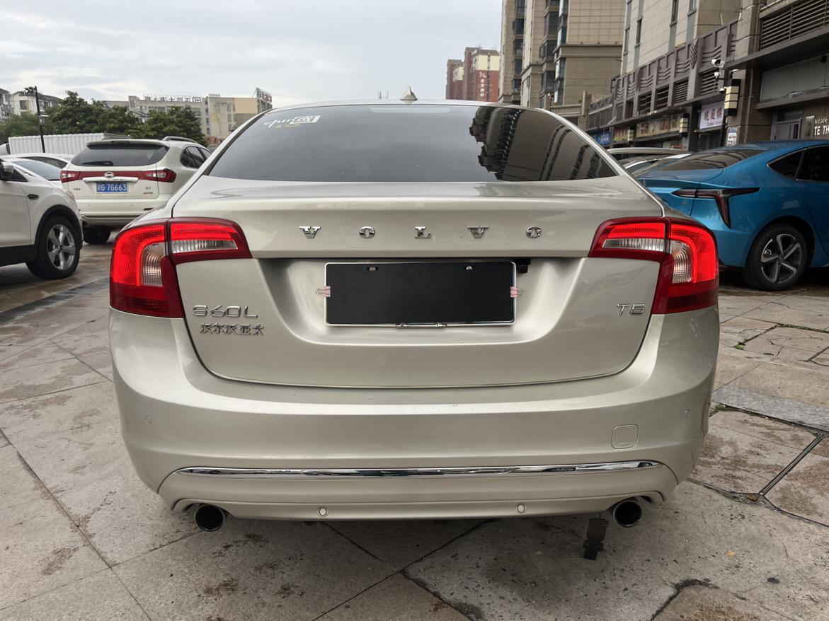 Volvo S60 2019 thumb 3