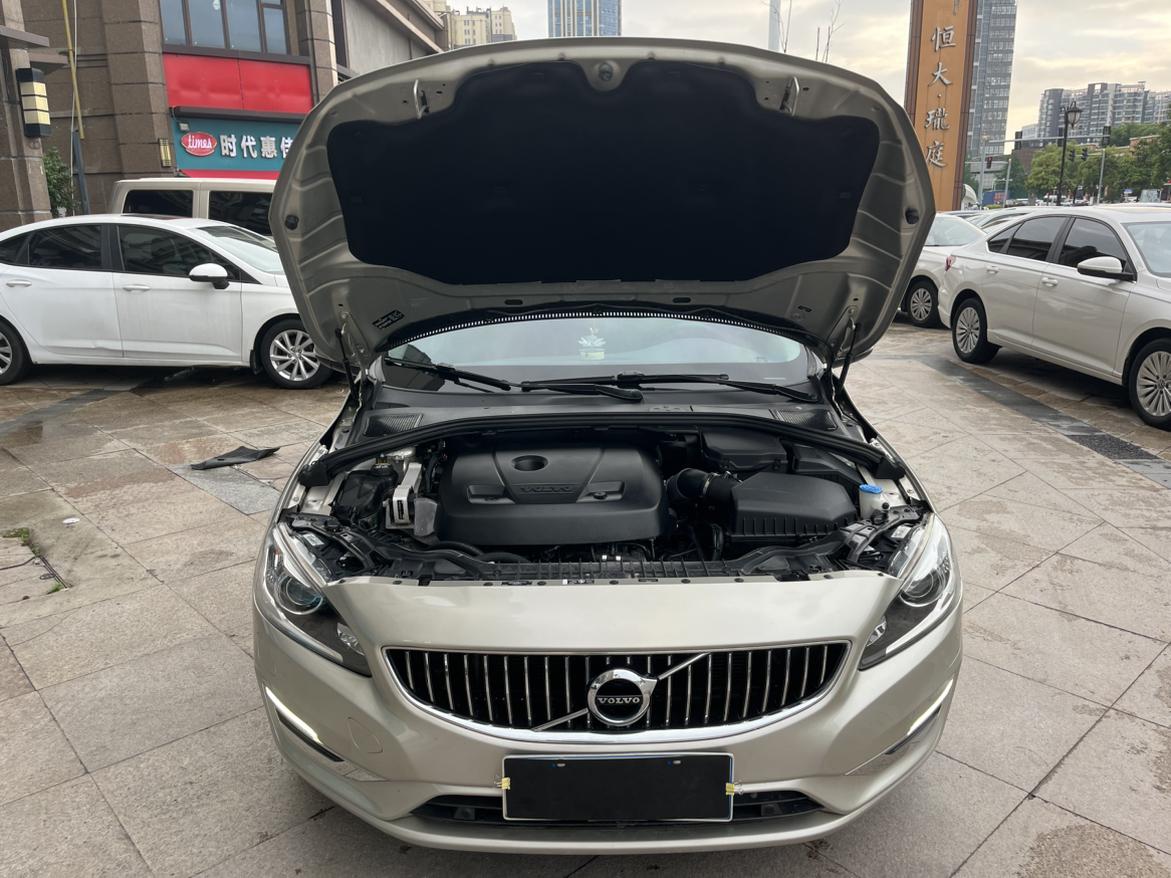 Volvo S60 2019 thumb 5