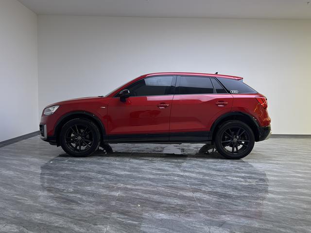 Audi Q2 2021 thumb 2