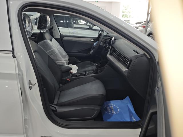 Volkswagen Sagitar 2026 thumb 9