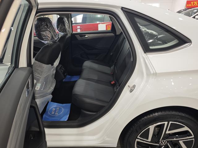 Volkswagen Sagitar 2026 thumb 10