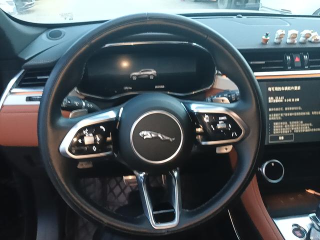 Jaguar F-Pace 2025 thumb 5