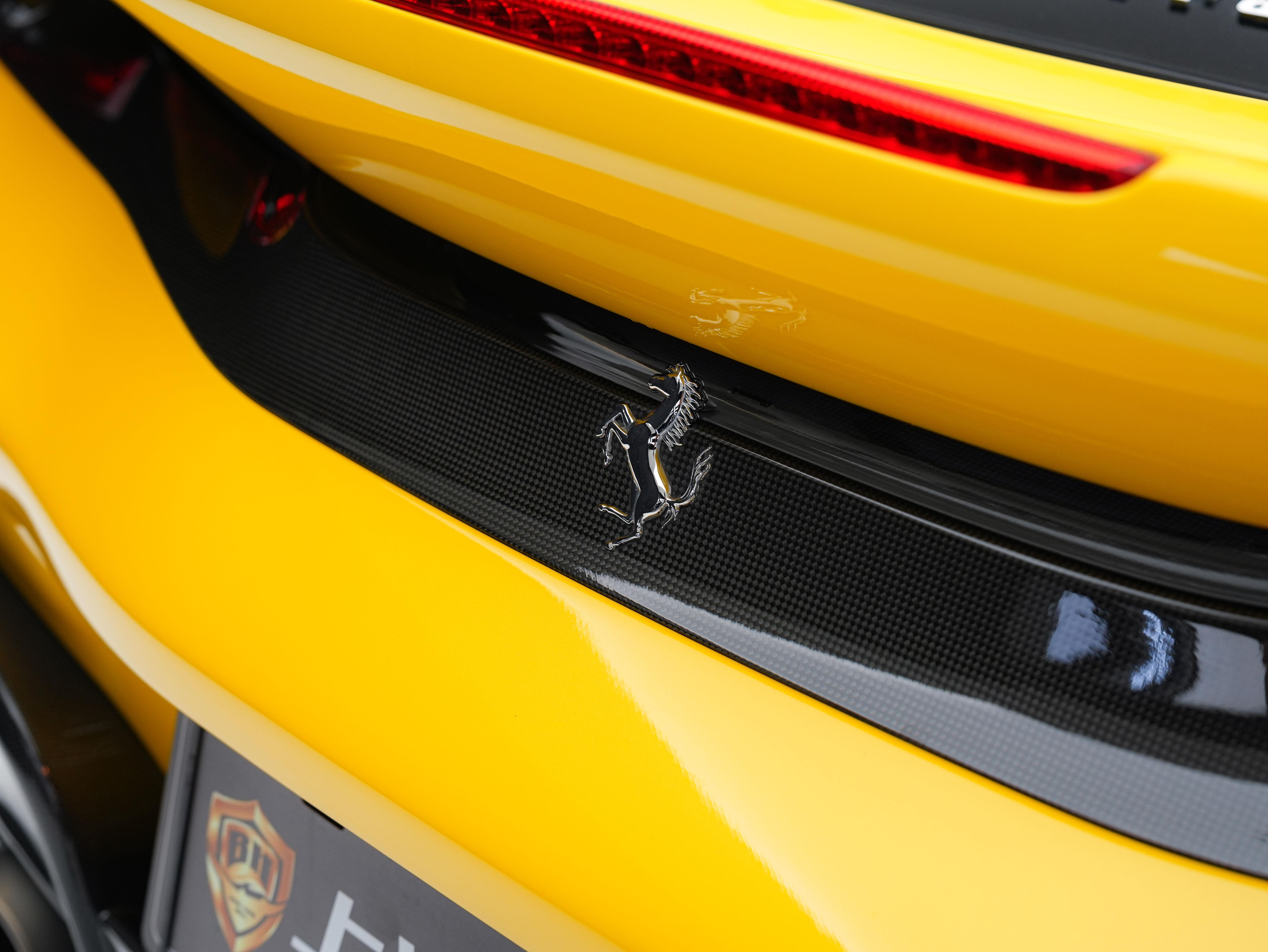 Ferrari 488 2019 thumb 7