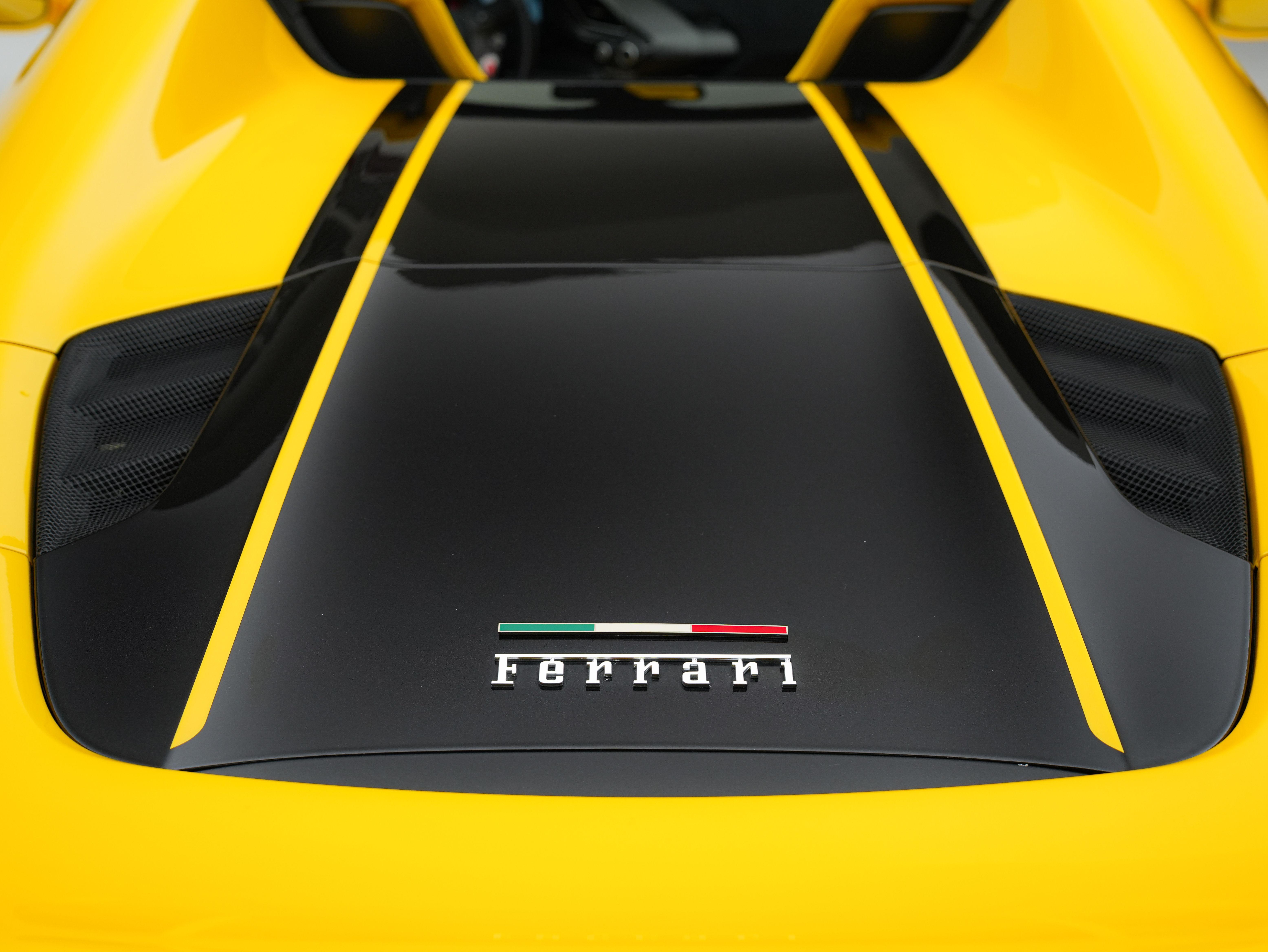 Ferrari 488 2019 thumb 9