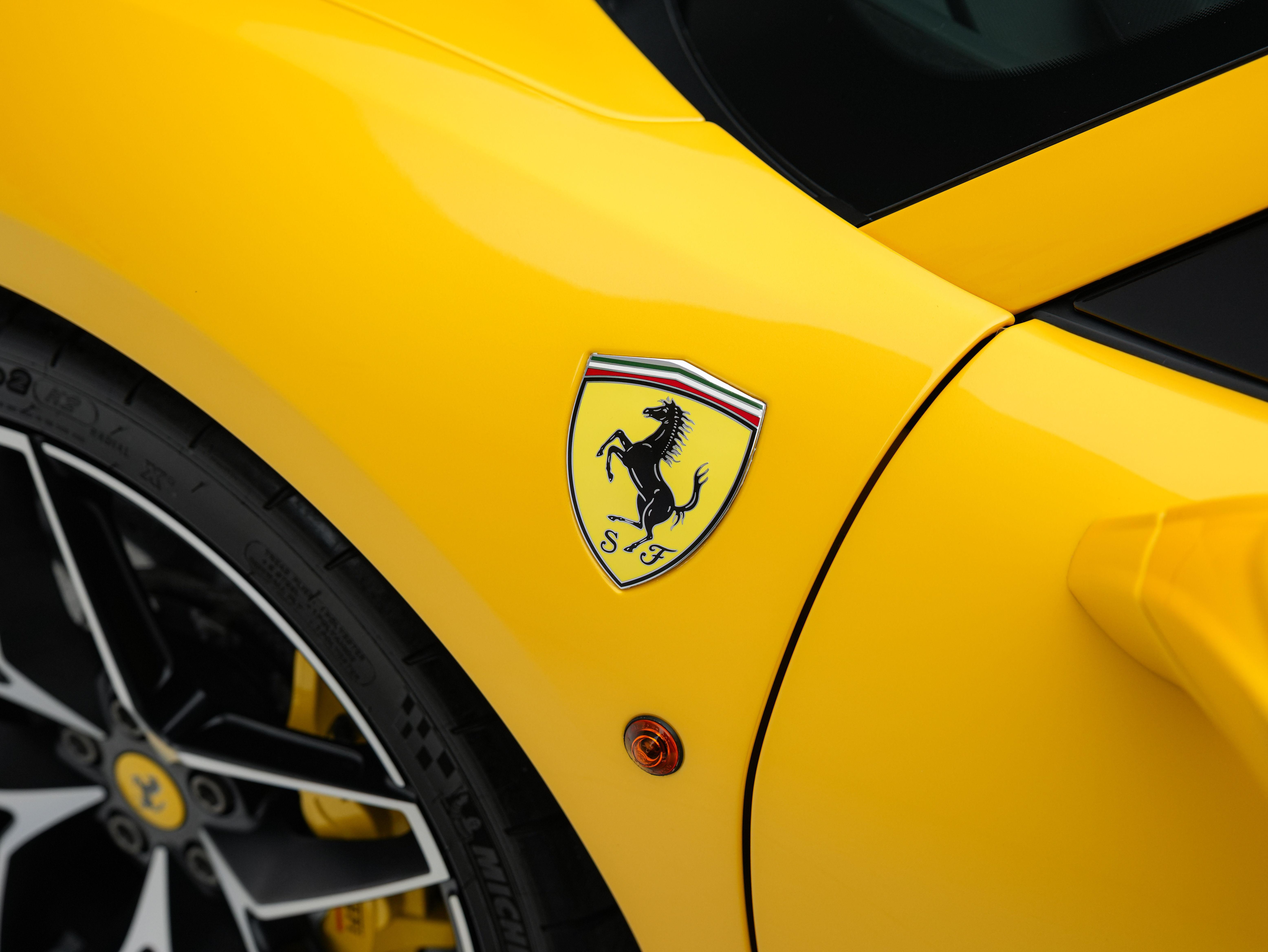 Ferrari 488 2019 thumb 10