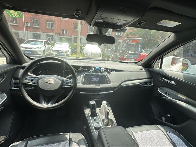 Cadillac XT4 2018 thumb 3