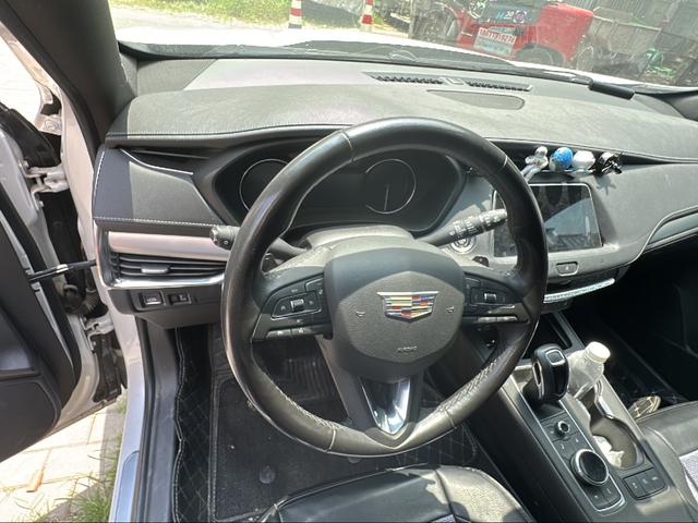 Cadillac XT4 2018 thumb 5