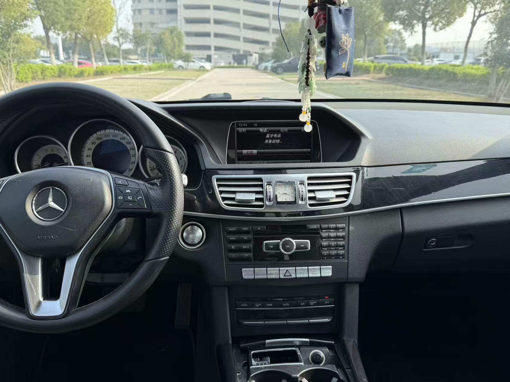 Mercedes-Benz E-Класс 2015 thumb 9
