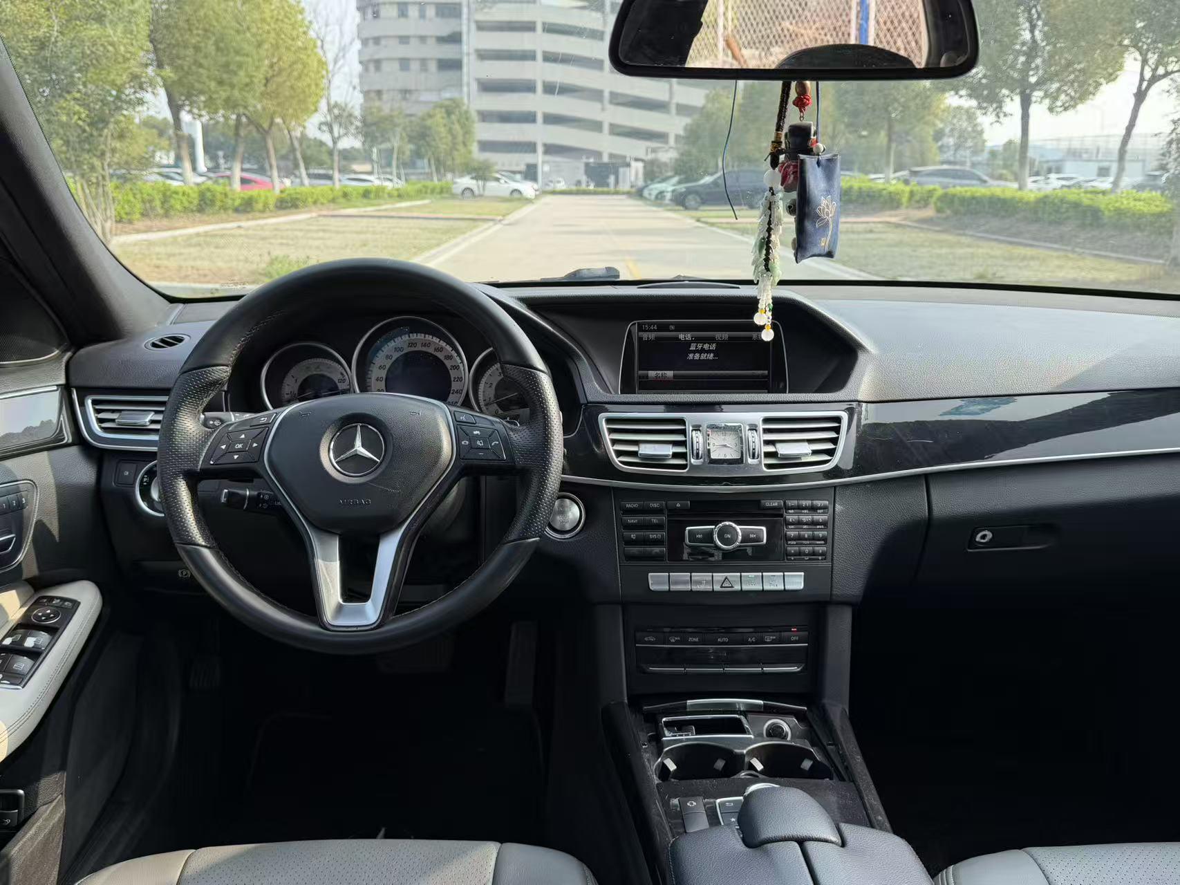 Mercedes-Benz E-Класс 2015 thumb 10