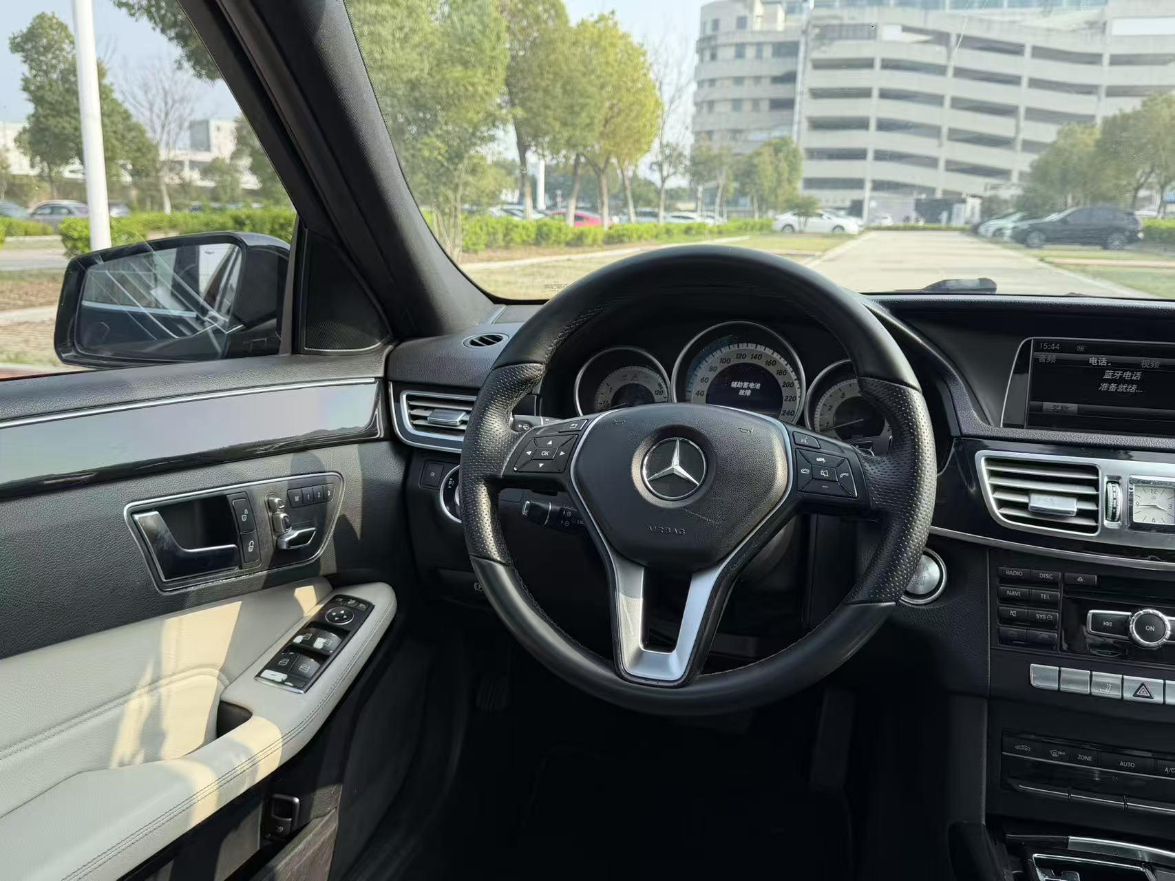 Mercedes-Benz E-Класс 2015 thumb 11