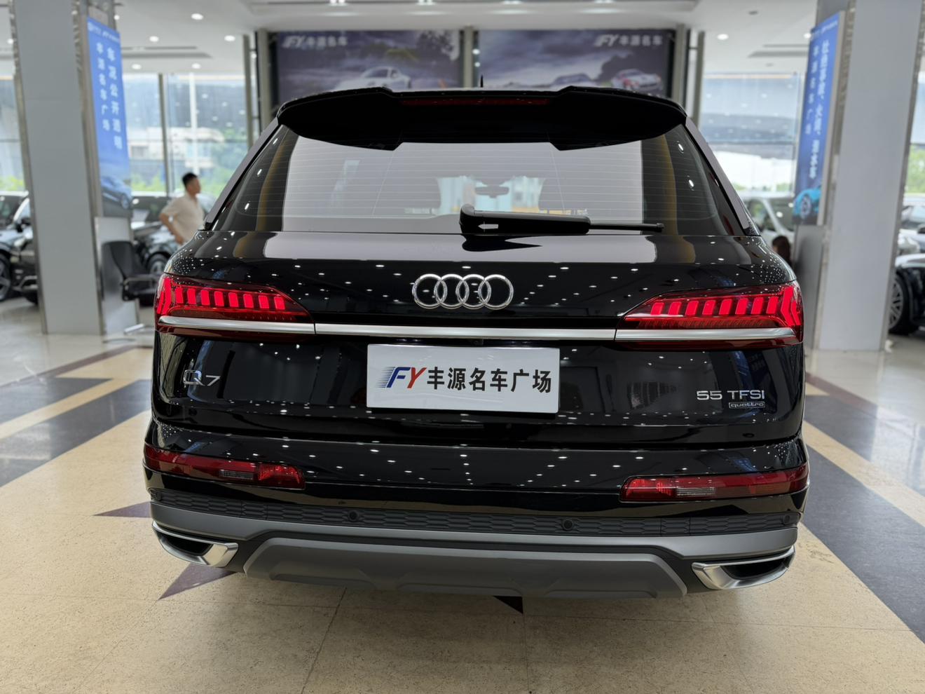Audi Q7 2021 thumb 4