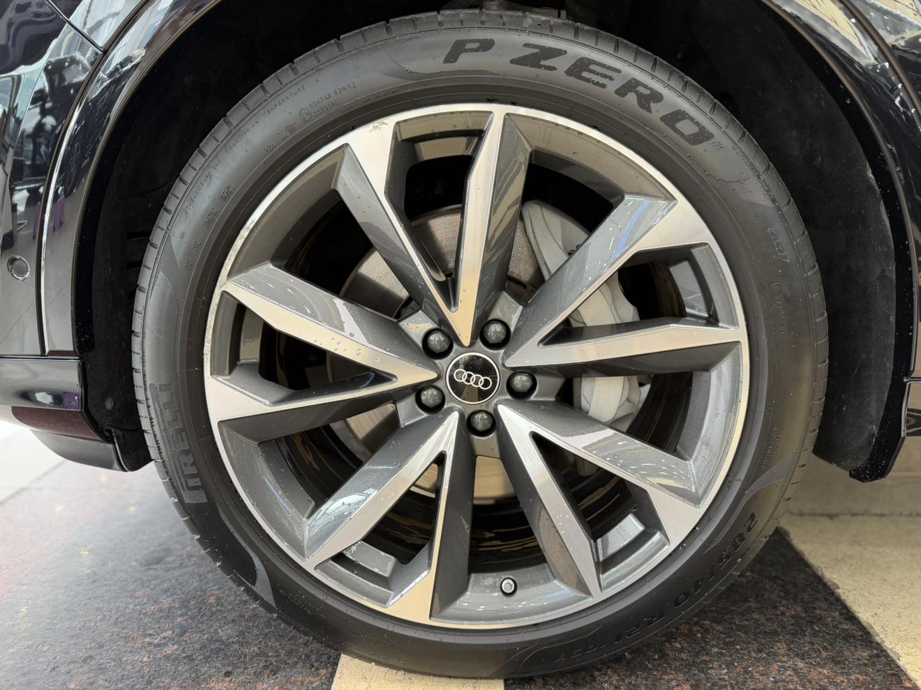 Audi Q7 2021 thumb 6