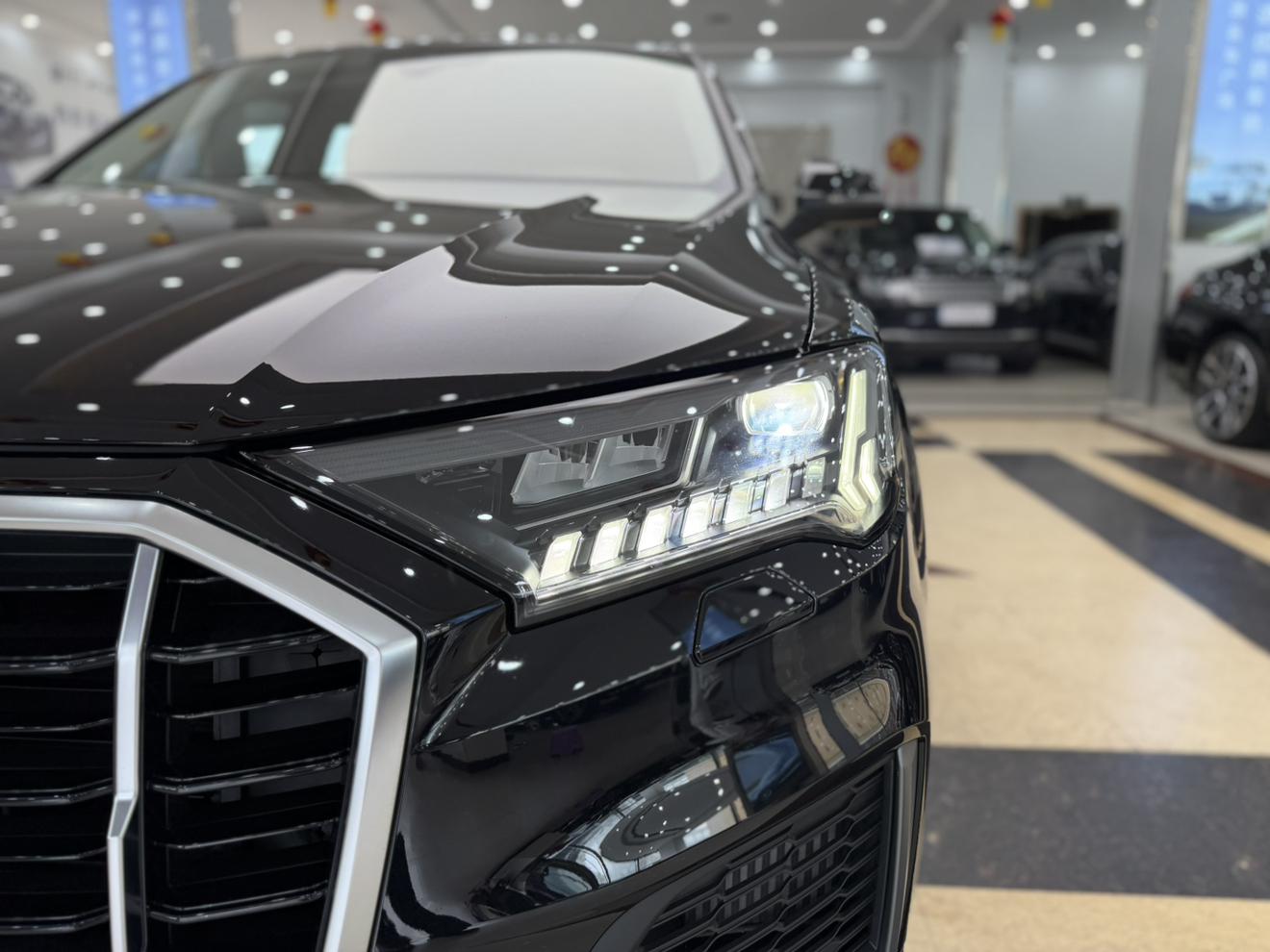 Audi Q7 2021 thumb 8