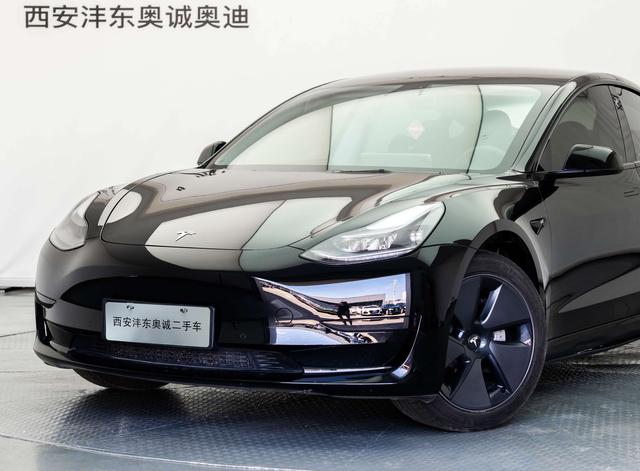 Tesla Model 3 2022 thumb 5