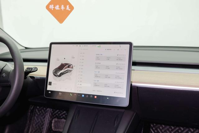 Tesla Model 3 2022 thumb 7