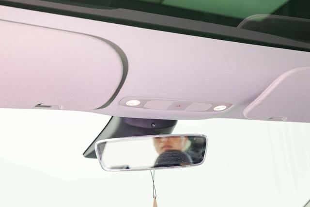 Tesla Model 3 2022 thumb 12