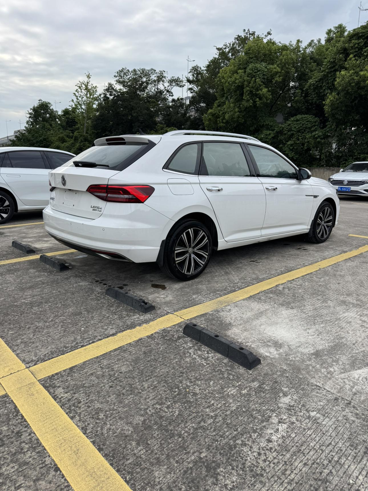 Volkswagen Lavida XR 2018 thumb 4