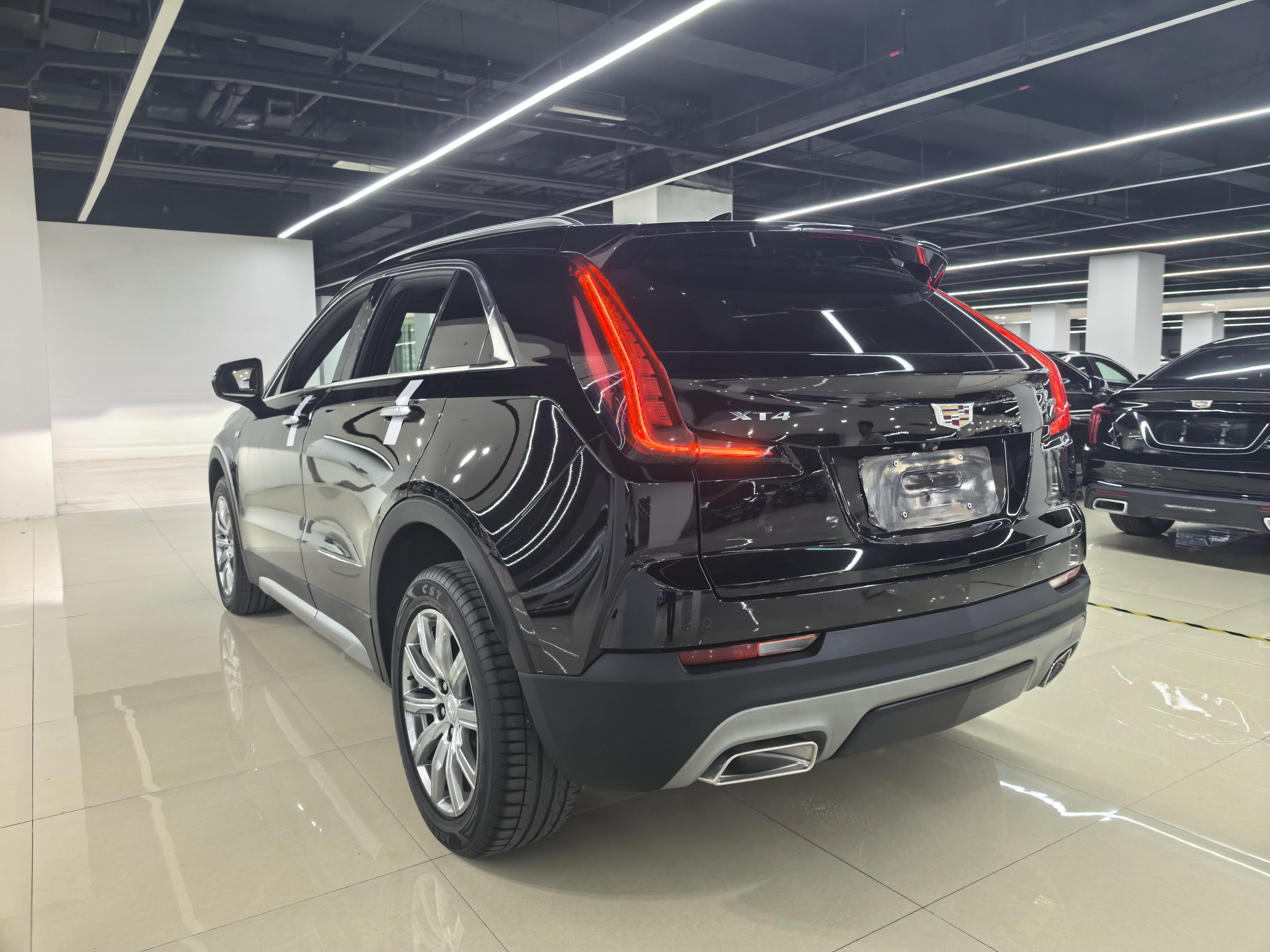 Cadillac XT4 2022 thumb 2