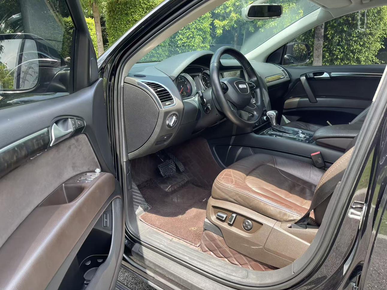 Audi Q7 2015 thumb 6