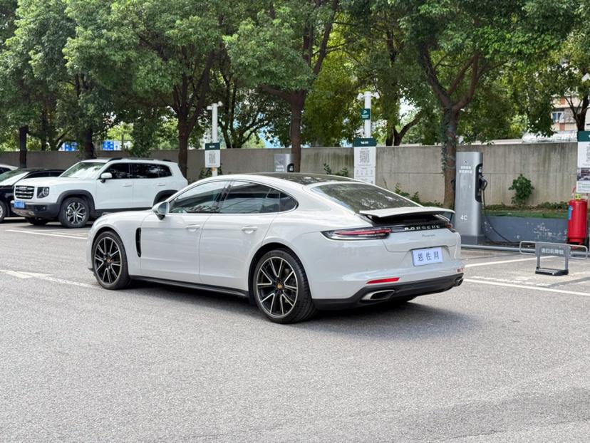 Porsche Panamera 2019 thumb 2