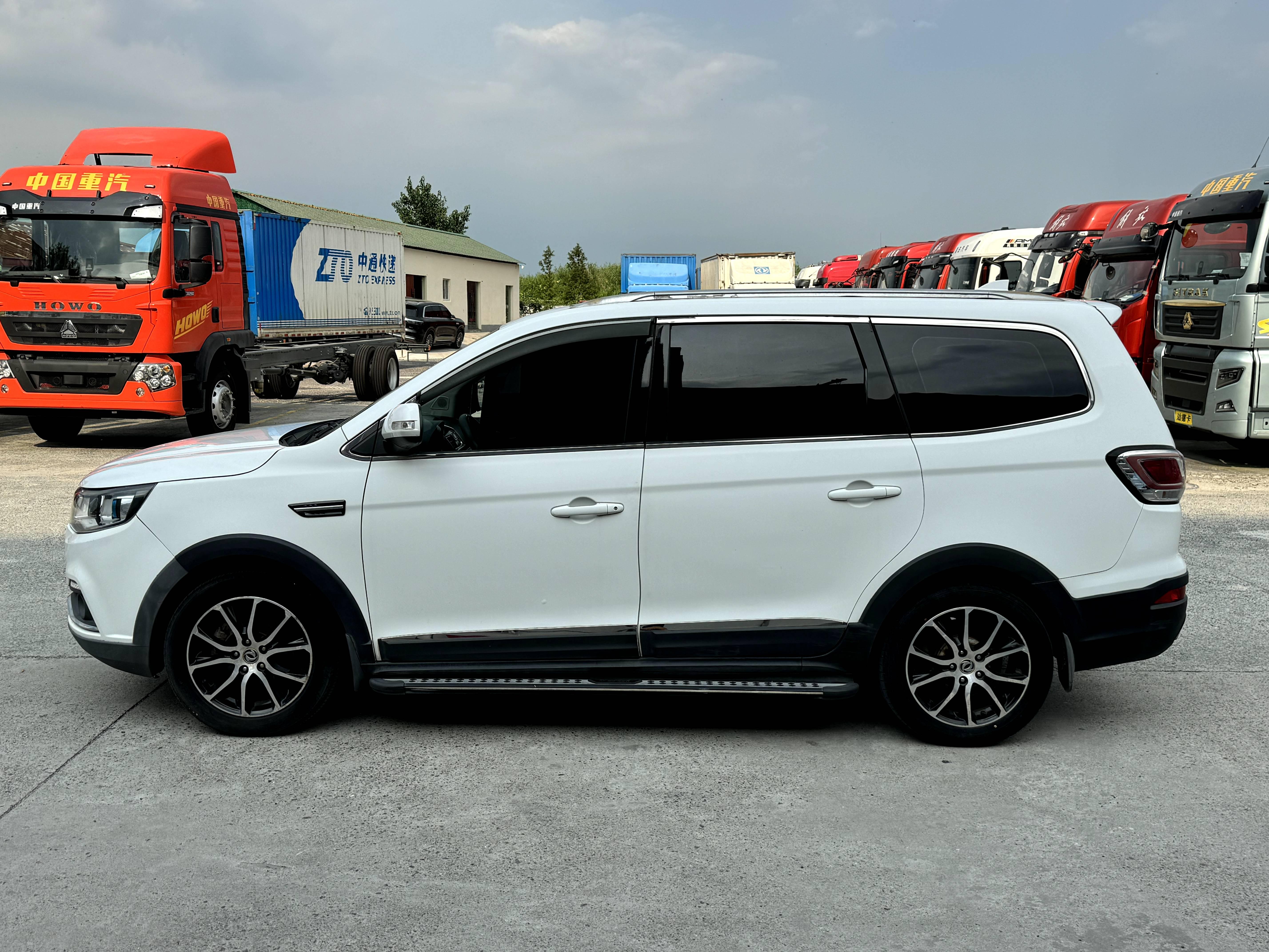 Dongfeng Fengxing SX6 2016 thumb 2