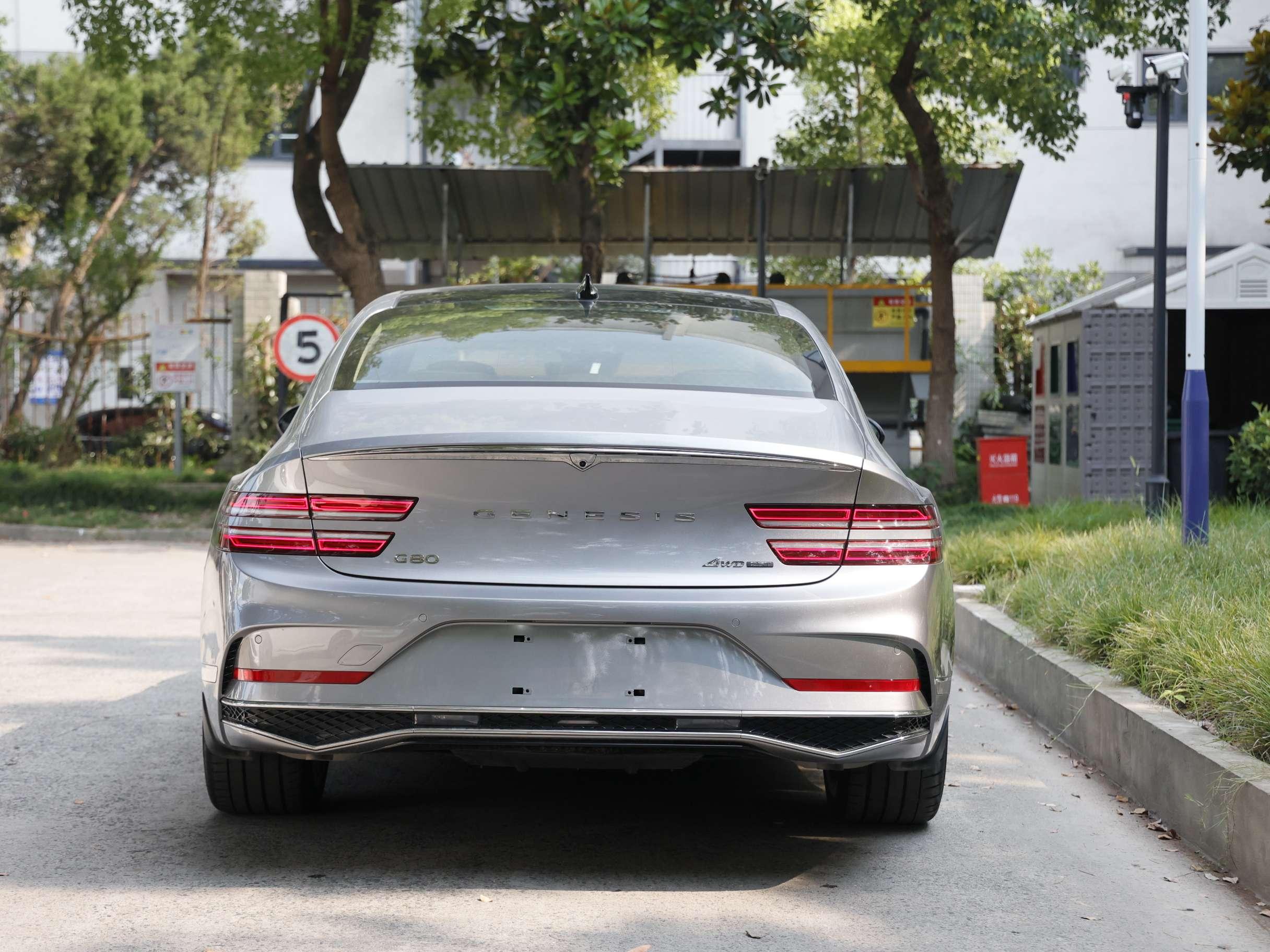 Genesis G80 2024 thumb 11