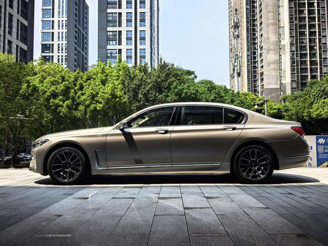 BMW 7 серии 2019 thumb 2