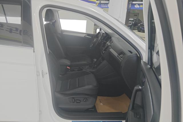 Volkswagen Tiguan 2017 thumb 7