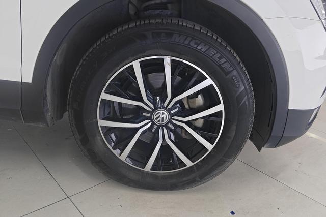 Volkswagen Tiguan 2017 thumb 9
