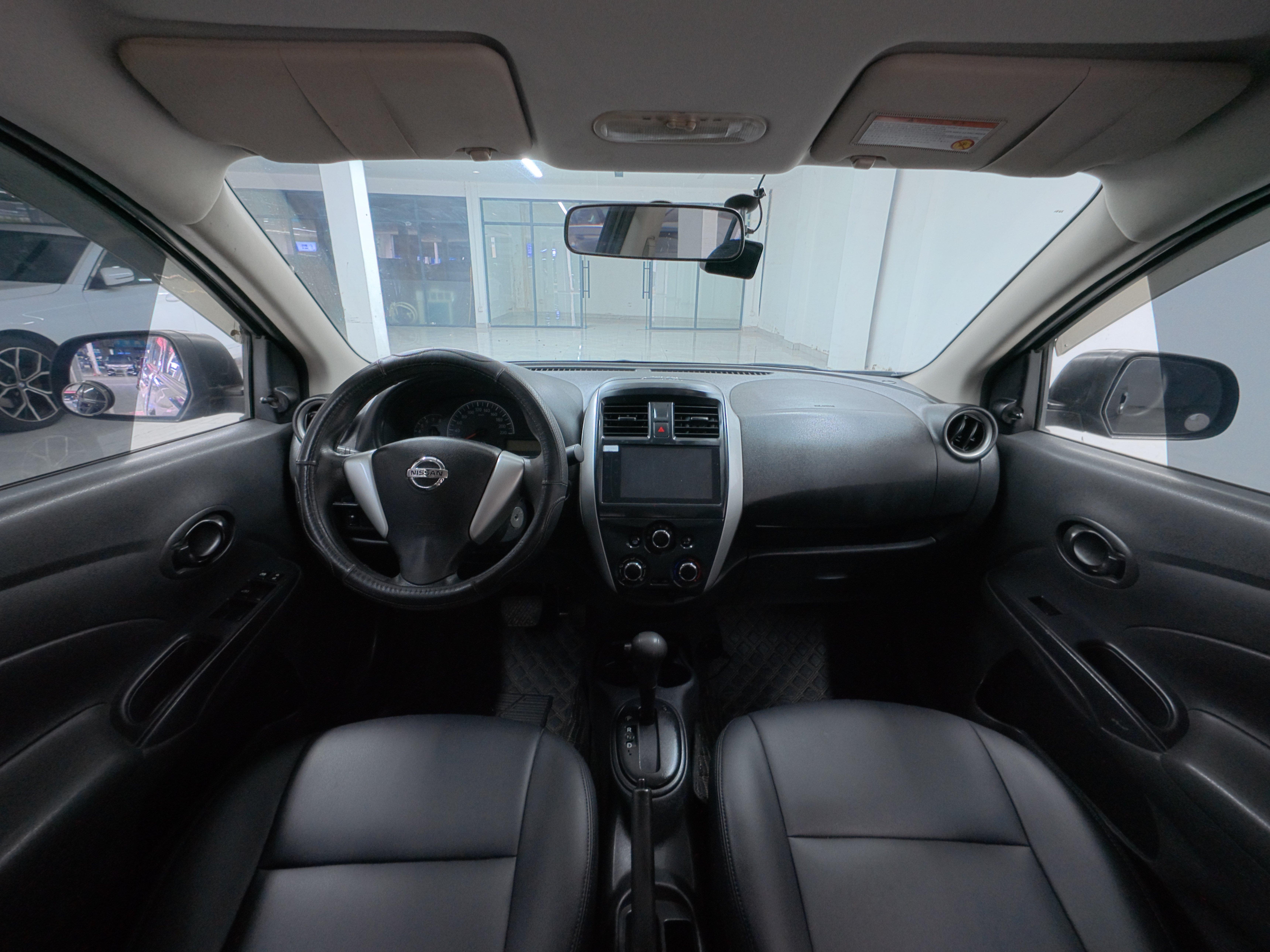 Nissan Sunny 2015 thumb 9