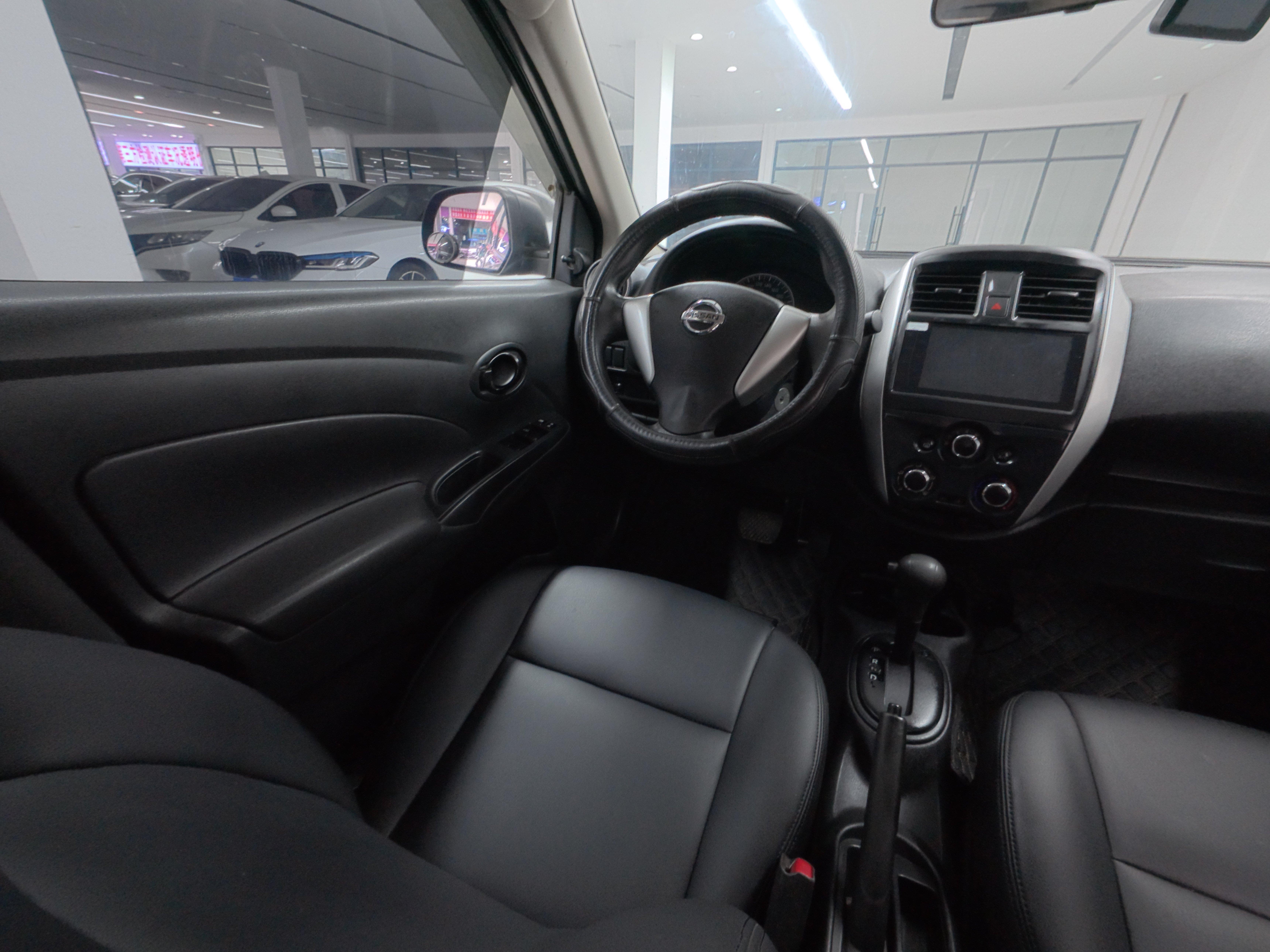 Nissan Sunny 2015 thumb 11
