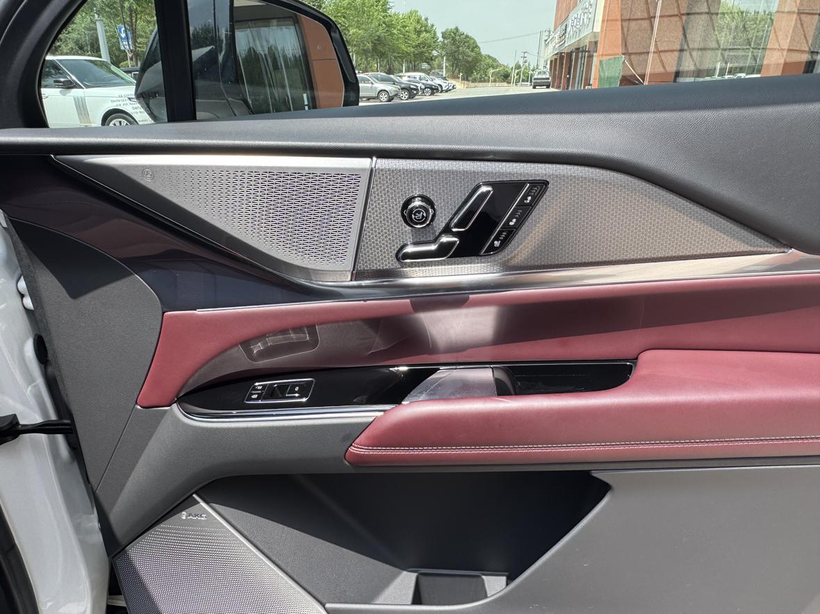 Cadillac XT5 2025 thumb 11