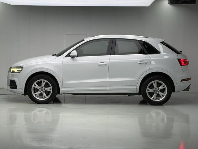 Audi Q3 2016 thumb 2