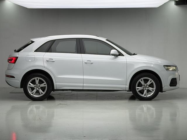 Audi Q3 2016 thumb 6